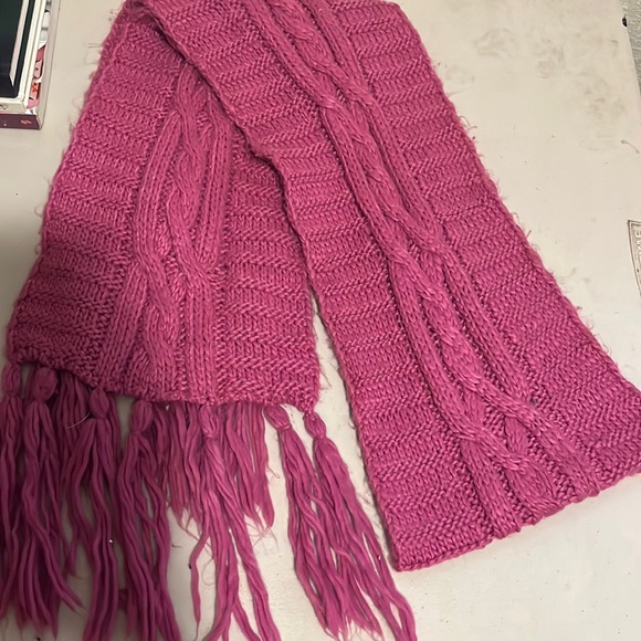 Women’s Scarf. Worn a few times - Picture 1 of 2
